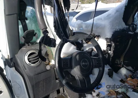 2017 Jeep Wrangler Unlimited Sahara 4X4 из США, поврежденный, VIN 1C4BJWEG2HL573118